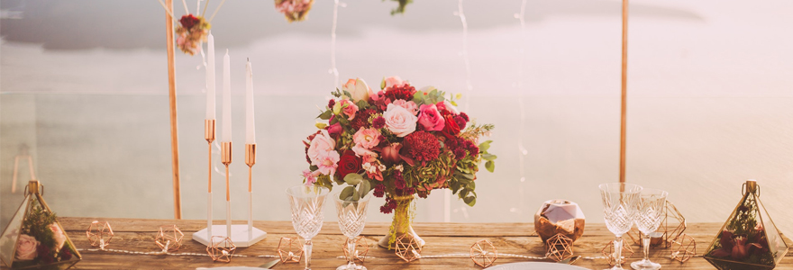 Photo d'une déco de mariage sur fond uni